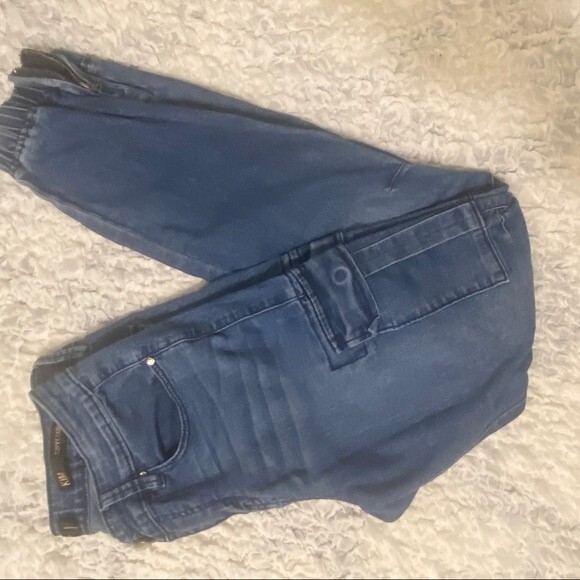 Kim Kardashian Misses Jeans size 4 zippers pockets light wash denim - Picture 2 of 5